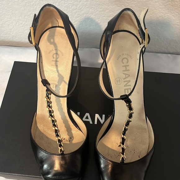 Chanel Shoe Size 37 Black Leather Pointed Toe Chain Detail Ankle Strap Pump - Picture 6 of 15